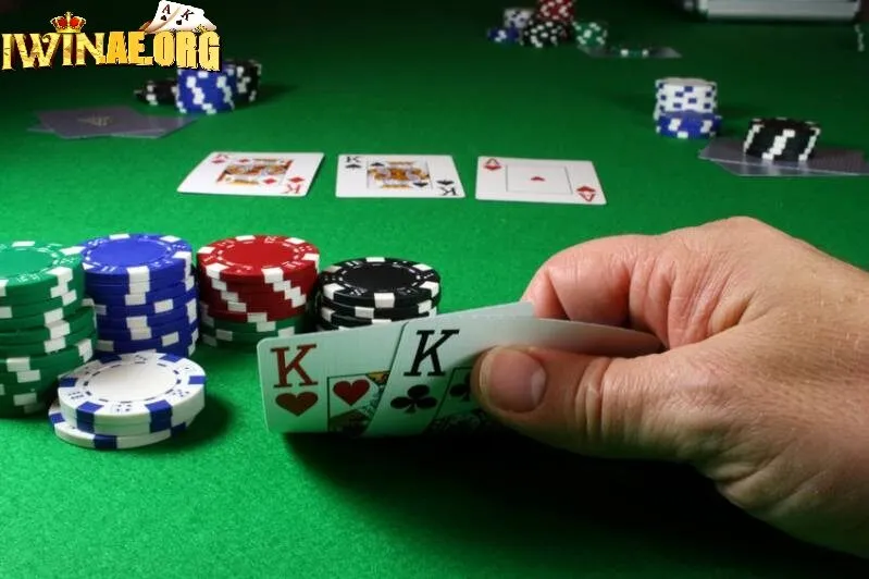 Hướng dẫn cách chơi Poker Iwin cụ thể
